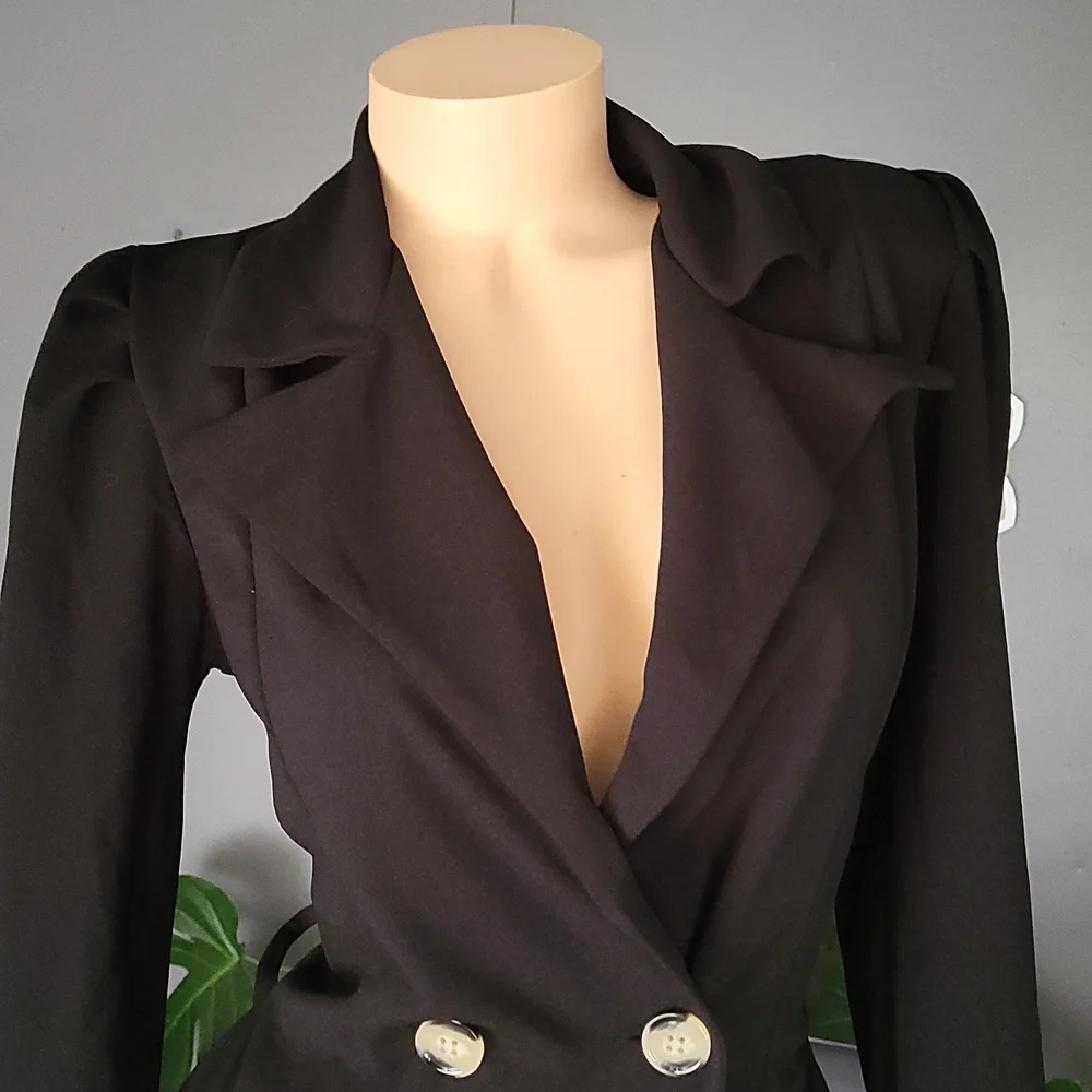 MAKE AN OFFER! IMPORTED BLAZER WORK OR PLAY - Picture 7 of 17